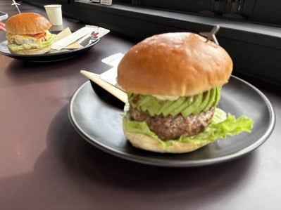 ダグズバーガー池間島