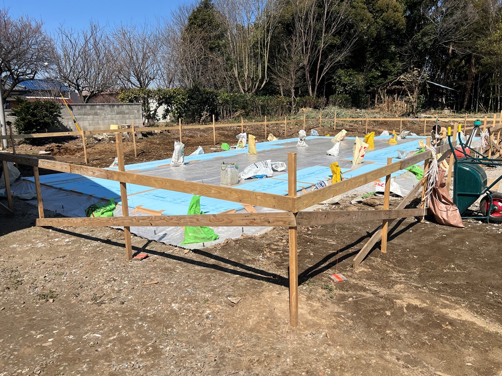 砕石敷均し